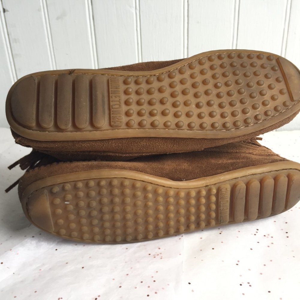 Minnetonka Two Layer Fringe Ankle Boot Tan Lace 6M - Picture 7 of 14